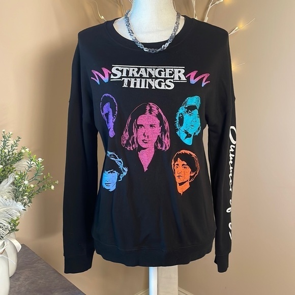 Stranger Things, Netflix show, graphic sweatshirt, size Medium. - Picture 1 of 6